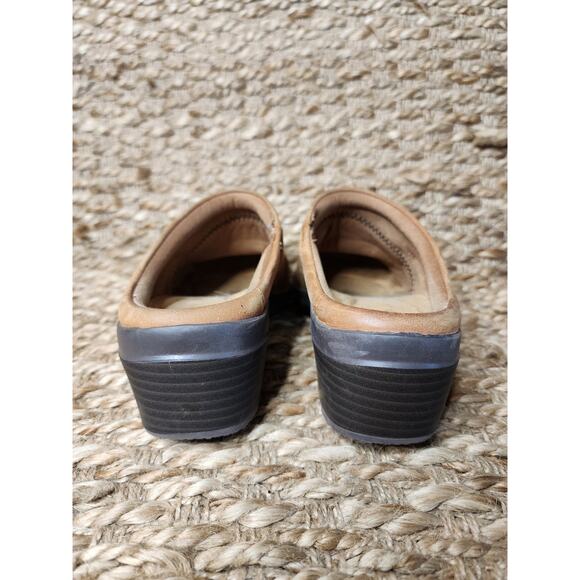 Women's Clarks Angie Mist Brown Leather Comfort Clogs Size 7 M Cushioned - Picture 8 of 11